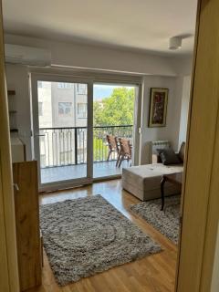 Cozy Apartment Near Skopje Center - Escópia - 7