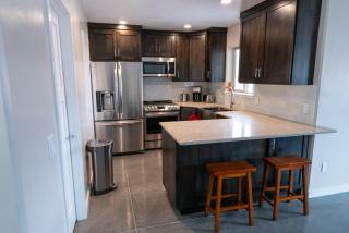 Modern mountain view house with private hot tub! - Moab - 2