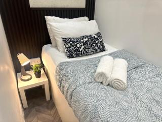 Cove Partition Room in Tecom Near Internet City Metro - Dubai - 0
