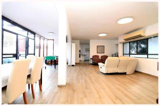 House with garden next to the beach, has a miklat - 2