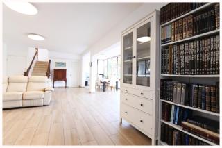 House with garden next to the beach, has a miklat - 3