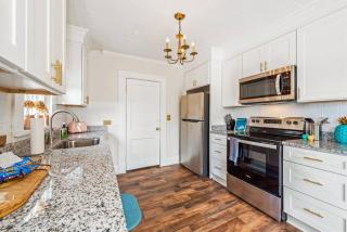 Groovy Getaway Loft, Fast Wi-Fi, Downtown - Fort Payne - 1