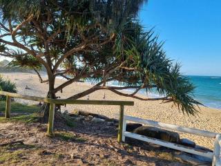 Sea Esta at Moffat Beach - 9