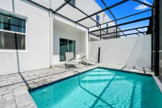 Cozy 5BR Home w Pvt Pool Near Disney and Universal - 4