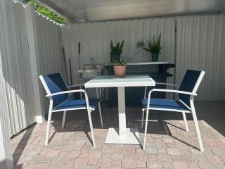 Relaxing Studio Getaway w BBQ, Patio and Parking - Pembroke Pines - 5