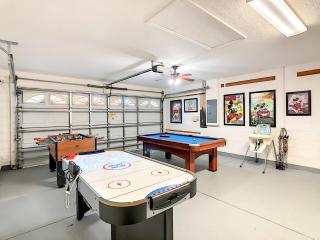 Private Home w Pool Game Room - Davenport - 6