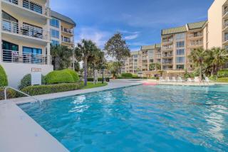 3422 Villamare Updated Luxury 2 BR Ocean & Pool Views King 2 Queens Sleeps 6 - 6