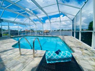 Ruby's Lake Retreat - Heated Pool, Tiki Hut & Lake Views - Cape Coral - 9