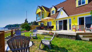 Canal Front Haven with Hot Tub - Hoodsport - 8