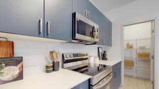 Exquisite 3bedroom home, 16m to WEM & 25m to YEG - 5