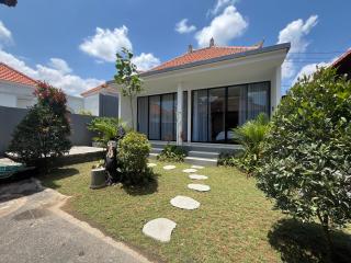 Clara Guest House Canggu - 0