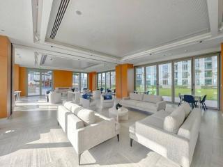 Stylish Burj khalifa view 5 Star 4BD Apartment in Downtown with Dubai Mall access - Brand New Apartment - Dubai - 1