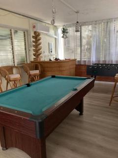 Pet-Friendly, Spacious Family Cottage, with Games Lounge & Near Beach - Port Dickson - 3