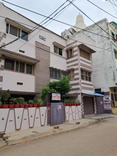 1 Room for 4 Guests OR 2 BHK for 4 to 10 Guests with AC for Families - Haiderabad - 0
