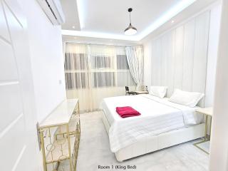 Lux Khibeesi Moods 3BR Villa - Al Ain - 2