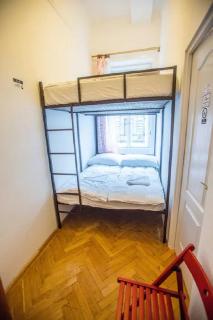 Centre Sunshine Bedroom Room Season 5 - Budapest - 5