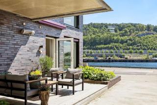 Waterfront fjord view, home office, 2 BR LUX apt, parking on-site - Oslo - 2