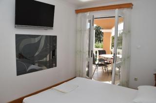 Ruhige Ferienwohnung Mit Terrasse Und Garten - Pakoštane - 2