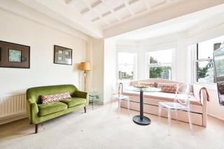 Beatles-Themed Serviced Apartments on Abbey Road - 3