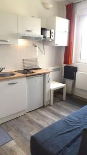 Studette moderne, cosy et équipée en plein cœur de Versailles! - 7