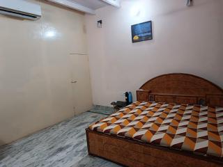 Mathura Vrindavan Radha Rani Home Stays - Mathura - 2