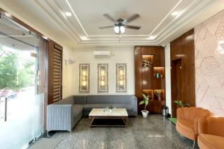 Hotel Shrinath Palace - 1