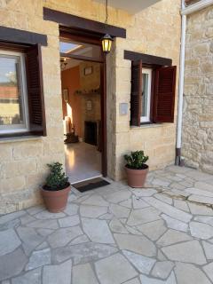 Dean's Mansion - Omodos - 9