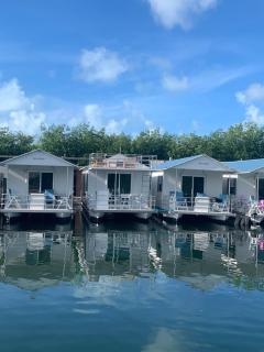 Aqua Lodges At Hurricane Hole Marina - 0