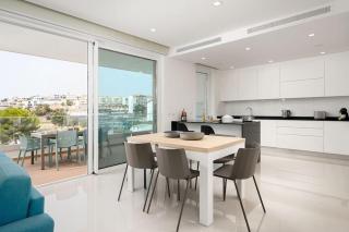 Sunset View Luxury Lagos Apartment - Lagos - 2