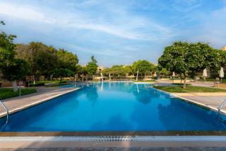 Luxury Villa in Ranches 1, on Pool and Park - Dubai - 1