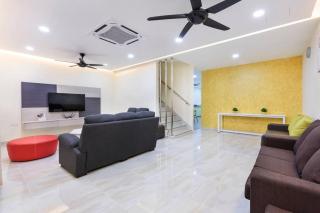 668HomestayTmn Sentosa大丰 17Pax Near Mid Valley - Johor Bahru - 0