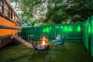 Pool Hot Tub School Bus - Downtown 5 min drive - Austin - 1