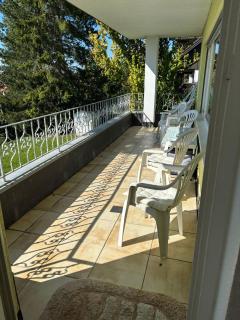 Für Handwerker und Gruppen- große Ferienwohnung mit Balkon und Terrasse - 4
