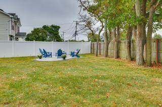 Bay Shore Vacation Rental ~ 7 Mi to the Beach - 8