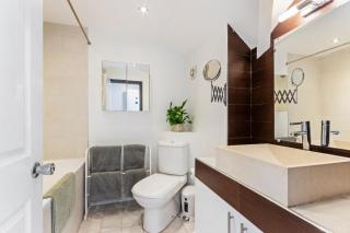 Designer 1 bed Loft Apartment, SW16 - 3