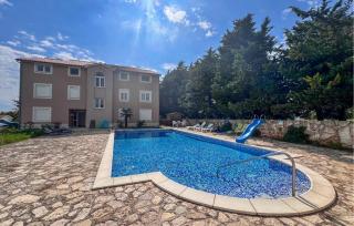 Stunning Apartment In Medulin - 0