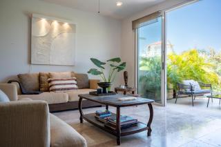 Spacious & Serene PENTHOUSE with Rooftop, Jungle Views, PRIME LOCATION Steps to Beach & 5th Ave - Playa del Carmen - 3