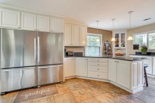 Waterfront Beaver Lake House with Deck and Fire Pit! - Eureka Springs - 2
