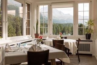 Hotel Chesa Spuondas - St. Moritz - 7