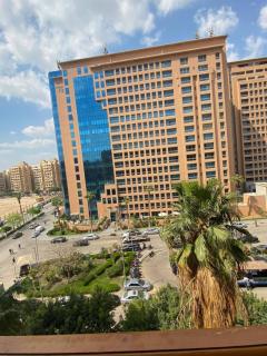 All-new cozy stay in City Stars - شقة فاخرة أمام سيتي ستارز - 7