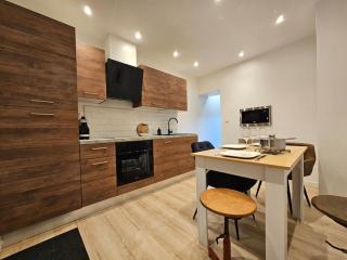 Maison avec garage et terrasse quartier historique - 0