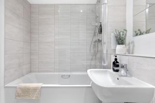 Luxury 3 bed apartment with Balcony - Londra - 2