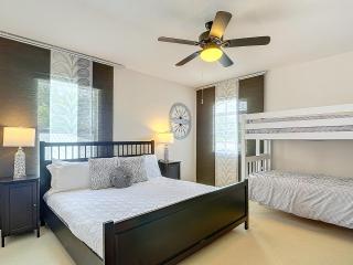 Classic Arcades Heated Pool Home by Beach & Dining - Bonita Springs - 4
