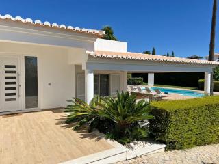 Stunning 4-Bedroom Villa With Pool - Perfect For Families - Albufeira - 4