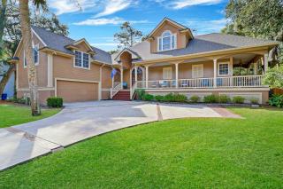 Gorgeous 7 Bed 6 & 1-2 Bath Home with Private Heated Pool - Hilton Head Island - 0