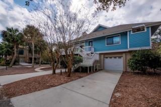 2nd Row 5 Bed 3 and one half Bath Pet Friendly Ocean View Beach House - Hilton Head Island - 9