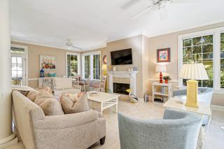 6 bd 4 and one half bath Family Friendly Beach Home with heated pool Just a block to the beach - Hilton Head Island - 7