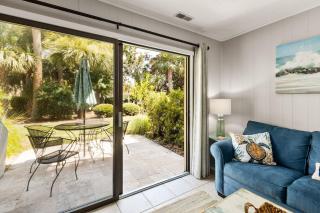 2 Bed 2 and one half Bath 34 Coligny Villa Near Beach & Plaza - 8