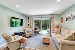 Coligny Villa 2 bd 2 & one half bath with pool-walk to beach 13CV - Hilton Head Island - 4