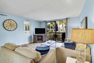 Lagoon View Villa 2 bd 2 & one half bath Steps to the Beach - Hilton Head Island - 9